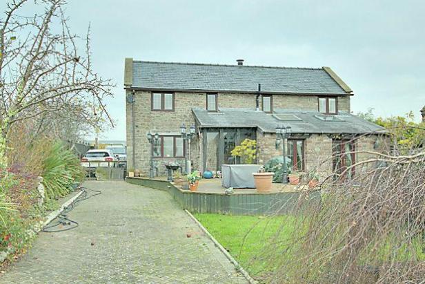 STROAT - ASHWELL GRANGE 01 EXTERIOR