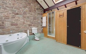 stroat-ashwell-grange-13-bathroom