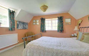 stroat-farm-cottage-bedroom-02