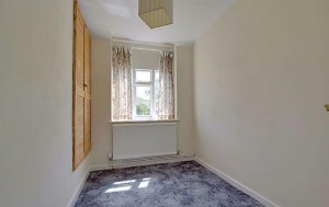 stroat-farm-cottage-bedroom-03