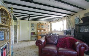 stroat-farm-cottage-living-room-02